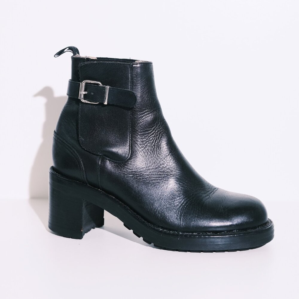 Vintage Freelance Black Leather Ankle Boots – Chunky Heel – Size 10